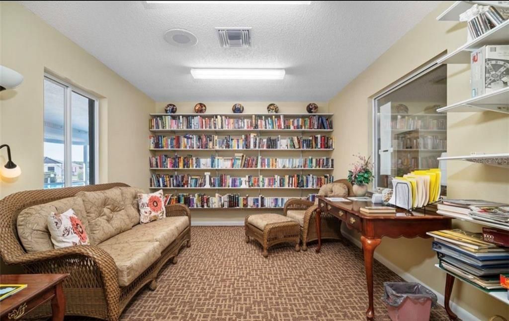 For Sale: $300,000 (3 beds, 2 baths, 1260 Square Feet)