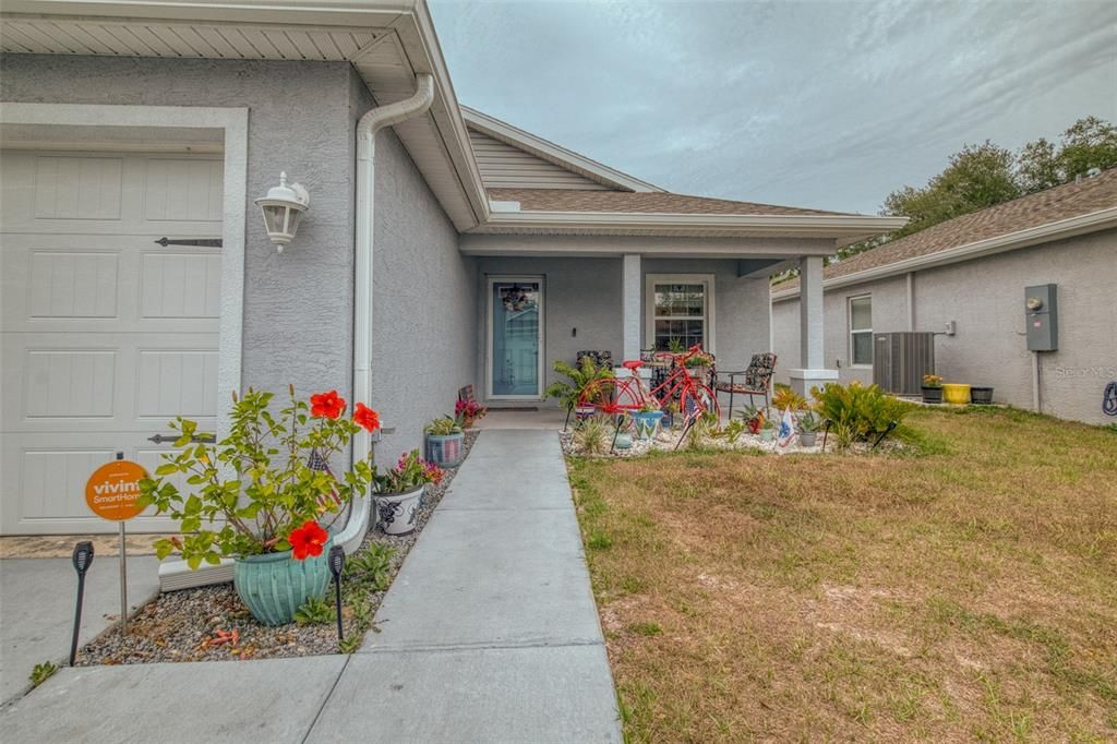 For Sale: $300,000 (3 beds, 2 baths, 1260 Square Feet)