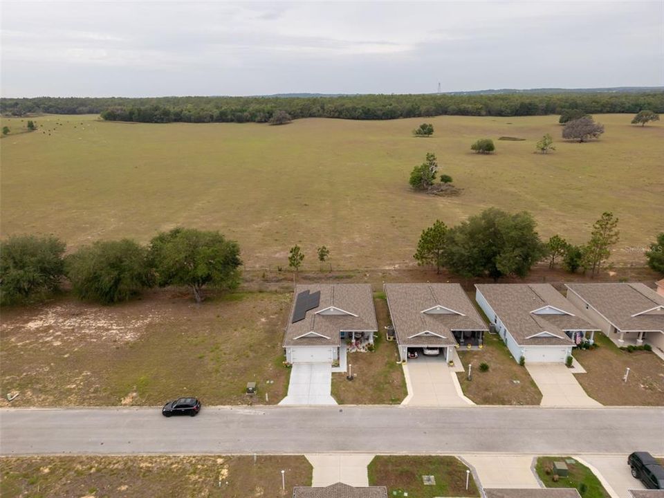 For Sale: $300,000 (3 beds, 2 baths, 1260 Square Feet)