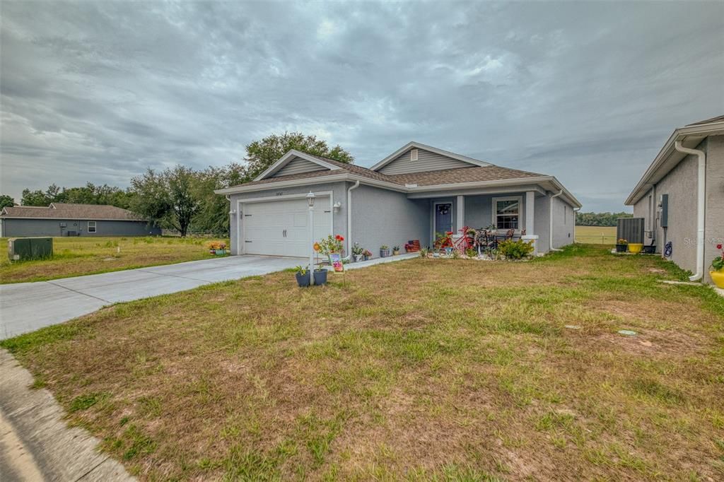 For Sale: $300,000 (3 beds, 2 baths, 1260 Square Feet)