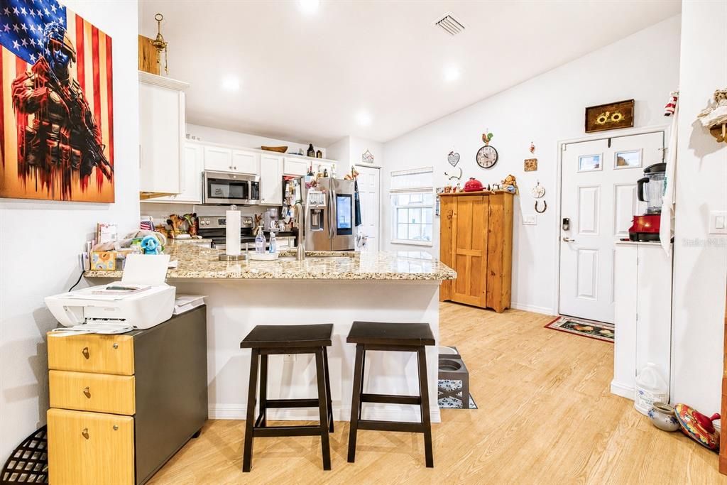 For Sale: $300,000 (3 beds, 2 baths, 1260 Square Feet)