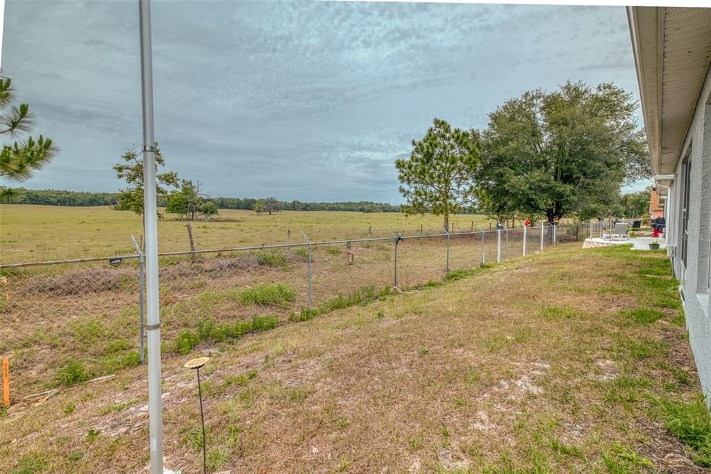 For Sale: $300,000 (3 beds, 2 baths, 1260 Square Feet)