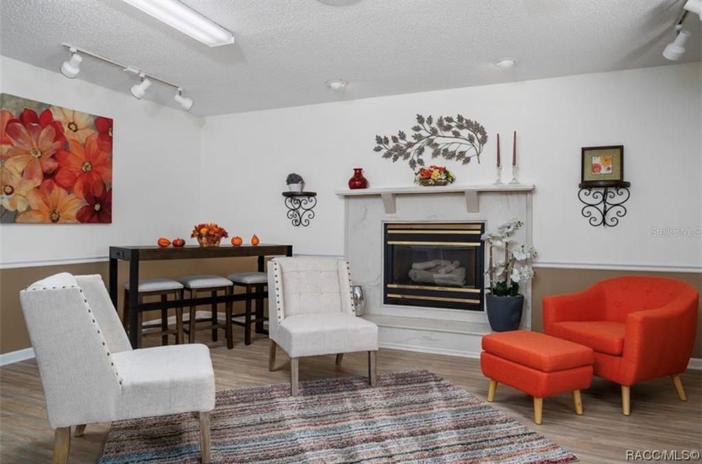 For Sale: $300,000 (3 beds, 2 baths, 1260 Square Feet)