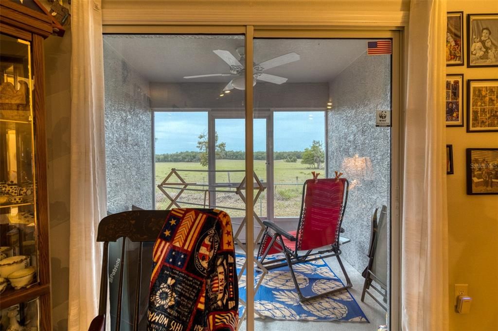 For Sale: $300,000 (3 beds, 2 baths, 1260 Square Feet)