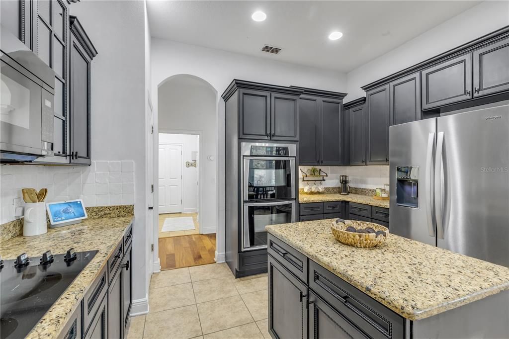 For Sale: $849,999 (5 beds, 4 baths, 3322 Square Feet)