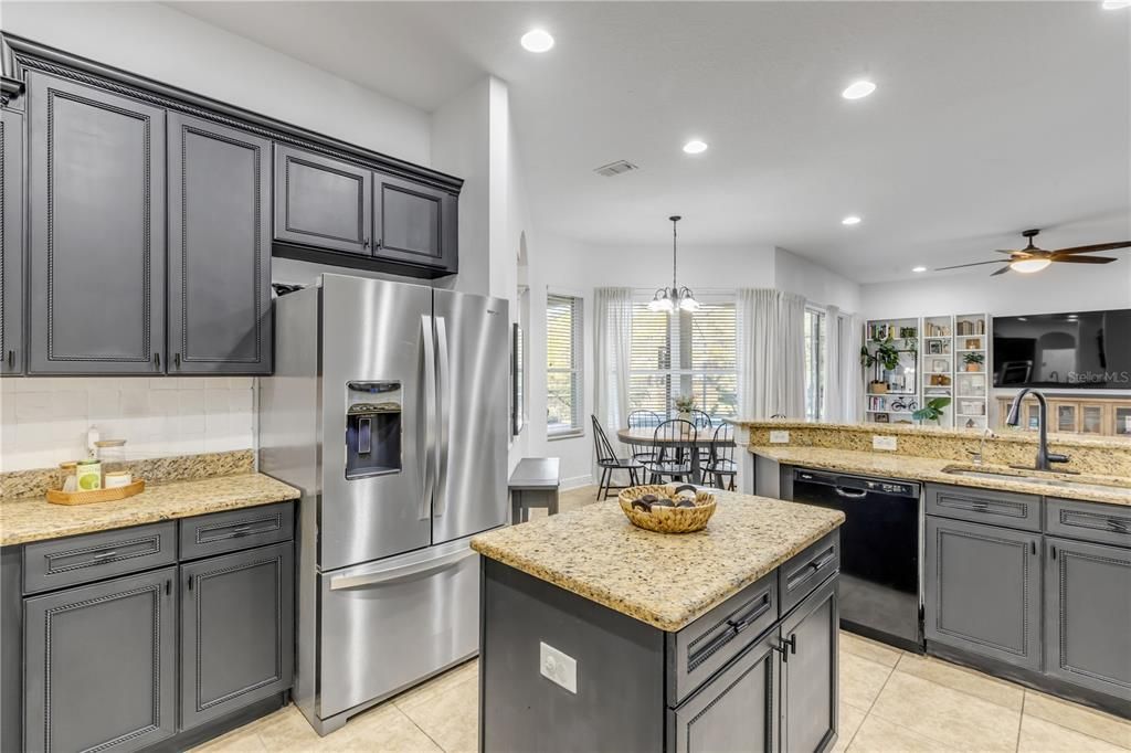 For Sale: $849,999 (5 beds, 4 baths, 3322 Square Feet)