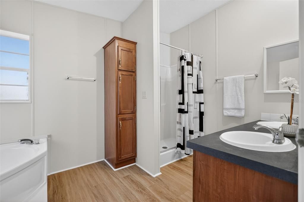 For Sale: $219,000 (3 beds, 2 baths, 1890 Square Feet)