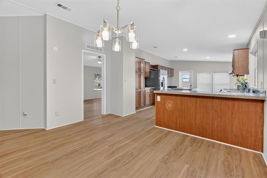 For Sale: $219,000 (3 beds, 2 baths, 1890 Square Feet)
