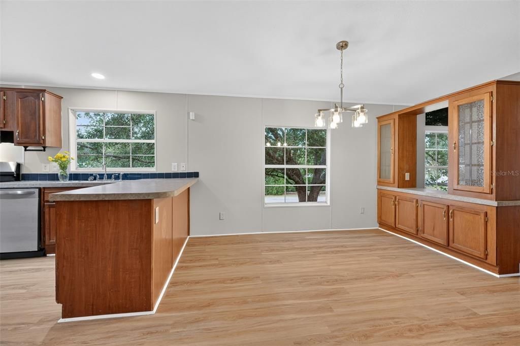 For Sale: $219,000 (3 beds, 2 baths, 1890 Square Feet)