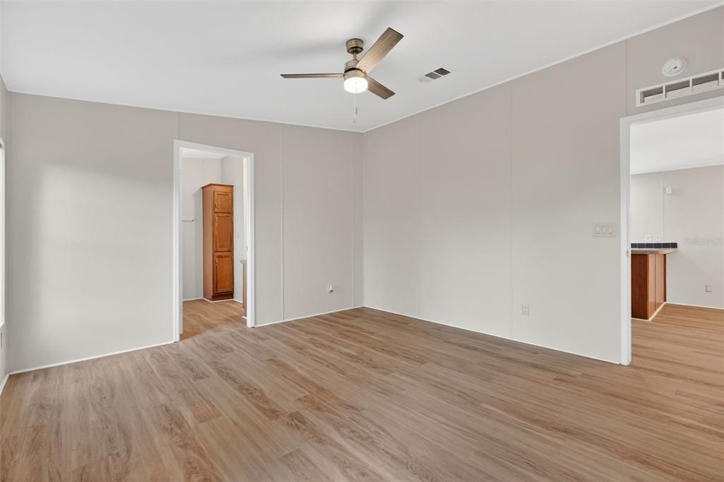 For Sale: $219,000 (3 beds, 2 baths, 1890 Square Feet)