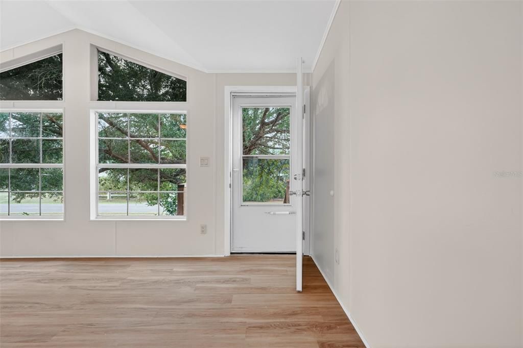 For Sale: $219,000 (3 beds, 2 baths, 1890 Square Feet)