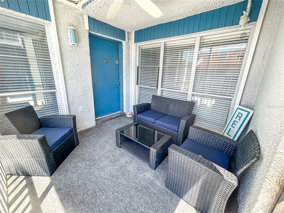 For Sale: $575,000 (2 beds, 1 baths, 1040 Square Feet)