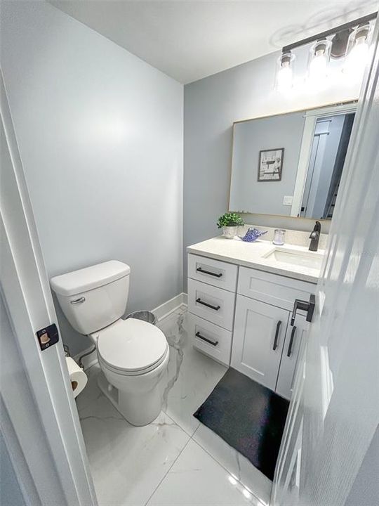 For Sale: $575,000 (2 beds, 1 baths, 1040 Square Feet)