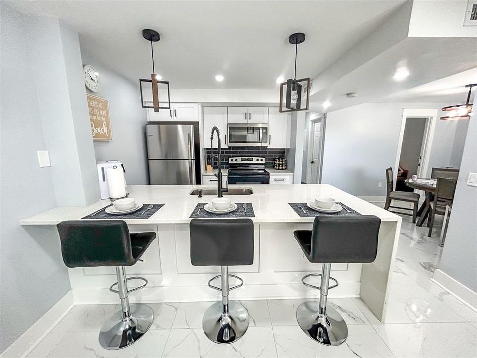 For Sale: $575,000 (2 beds, 1 baths, 1040 Square Feet)