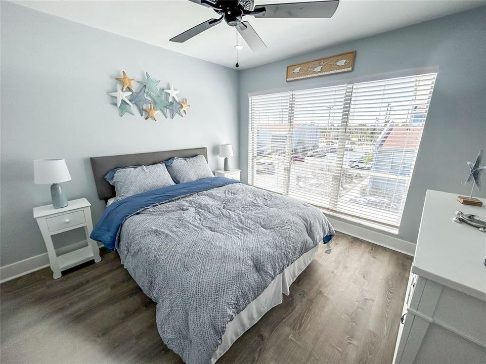For Sale: $575,000 (2 beds, 1 baths, 1040 Square Feet)