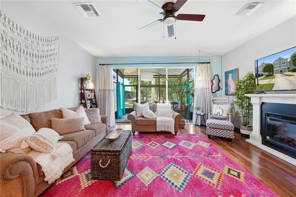 For Sale: $265,000 (3 beds, 2 baths, 1622 Square Feet)