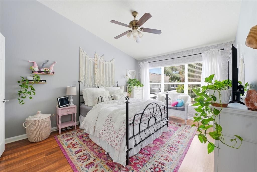 For Sale: $265,000 (3 beds, 2 baths, 1622 Square Feet)