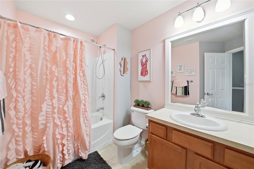 For Sale: $265,000 (3 beds, 2 baths, 1622 Square Feet)