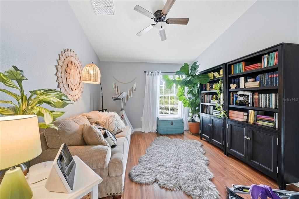 For Sale: $265,000 (3 beds, 2 baths, 1622 Square Feet)