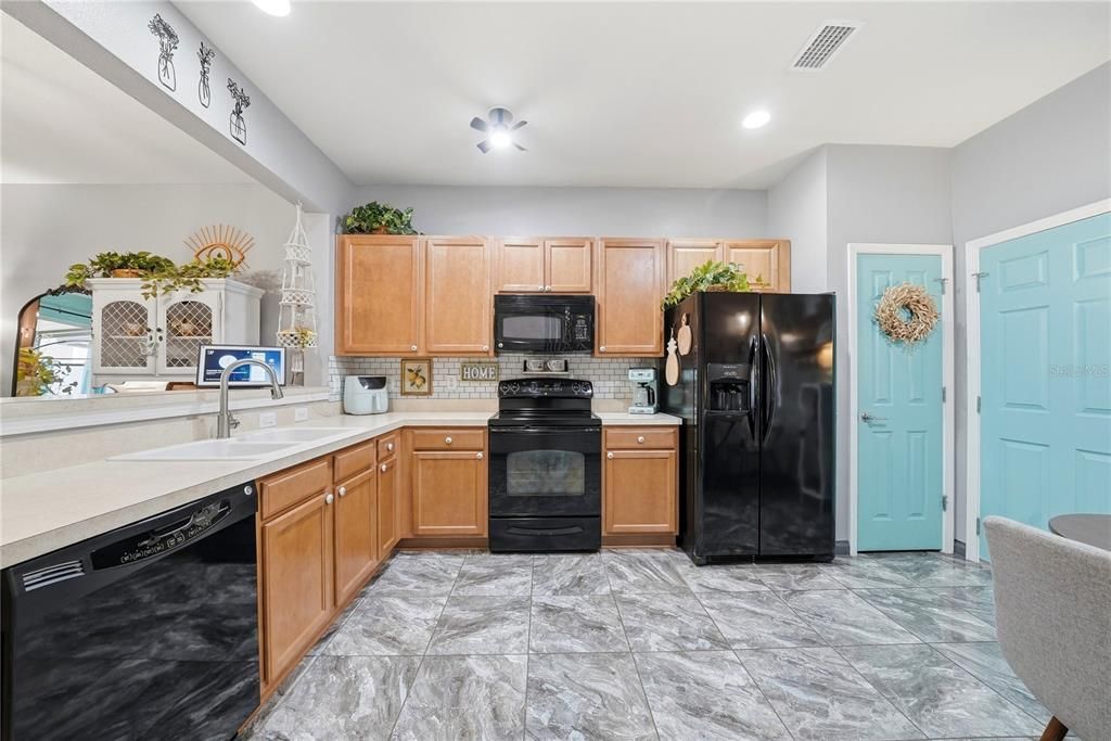 For Sale: $265,000 (3 beds, 2 baths, 1622 Square Feet)