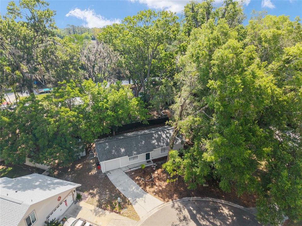 For Sale: $300,000 (2 beds, 2 baths, 1062 Square Feet)
