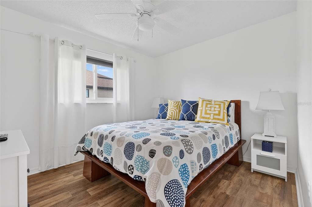 Activo con contrato: $405,000 (3 camas, 2 baños, 1919 Pies cuadrados)