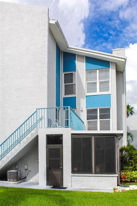 For Sale: $495,000 (1 beds, 1 baths, 755 Square Feet)
