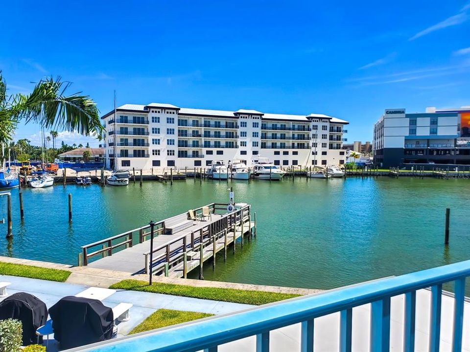 For Sale: $495,000 (1 beds, 1 baths, 755 Square Feet)