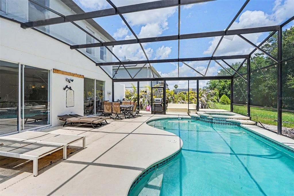 For Sale: $499,900 (6 beds, 3 baths, 2658 Square Feet)