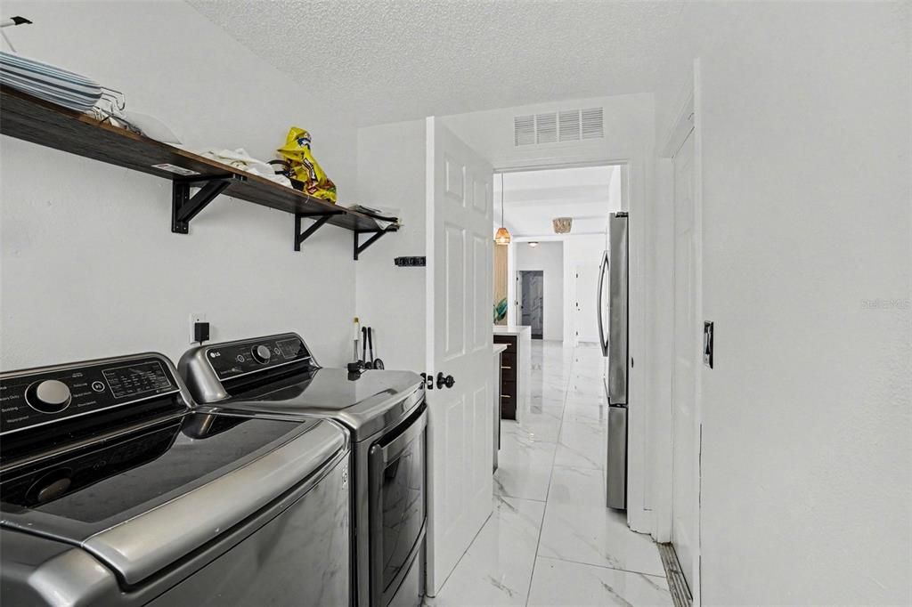 For Sale: $499,900 (6 beds, 3 baths, 2658 Square Feet)