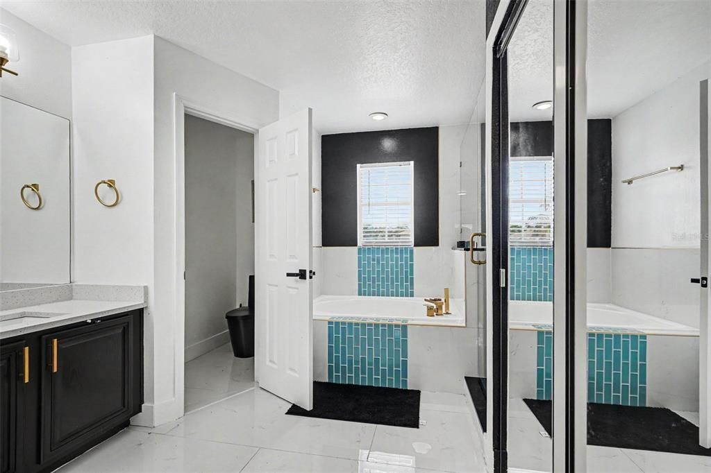 For Sale: $499,900 (6 beds, 3 baths, 2658 Square Feet)