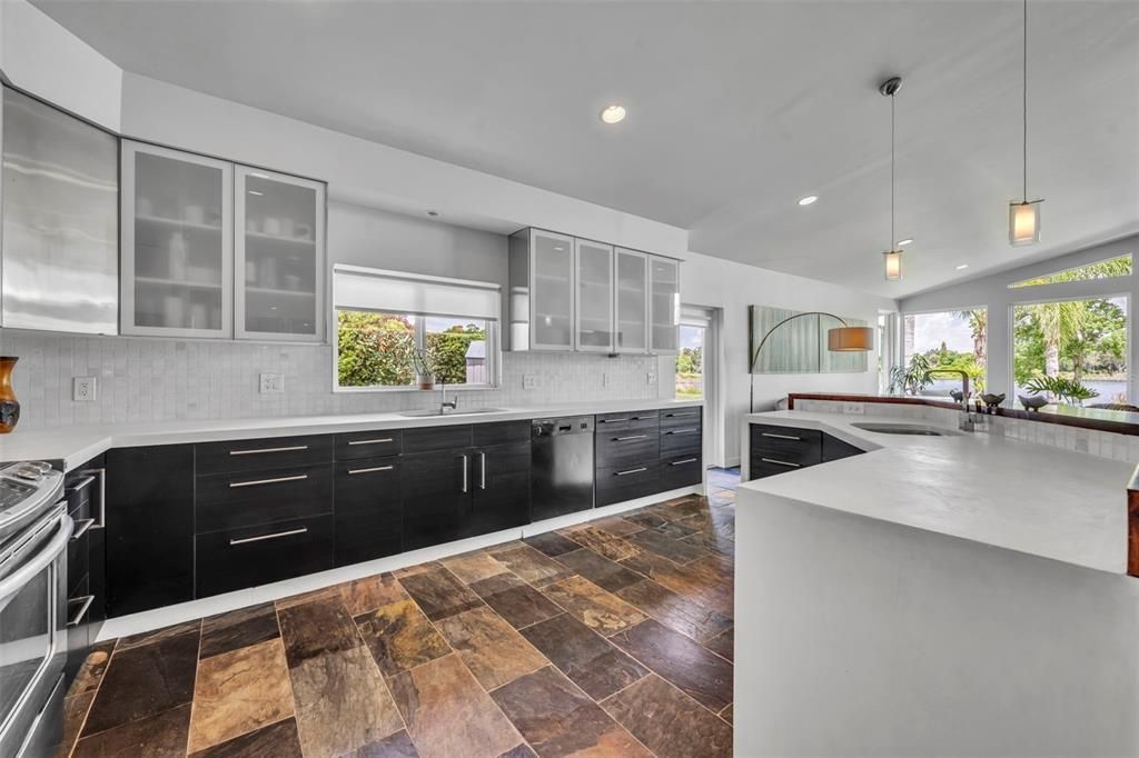 For Sale: $1,650,000 (3 beds, 4 baths, 2467 Square Feet)