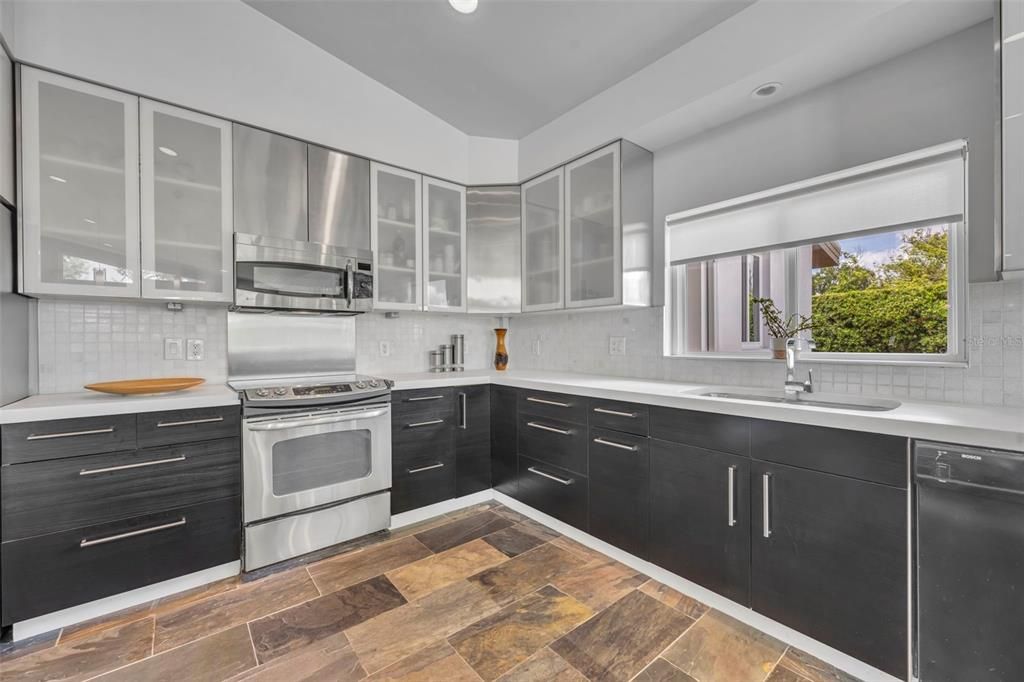 For Sale: $1,650,000 (3 beds, 4 baths, 2467 Square Feet)