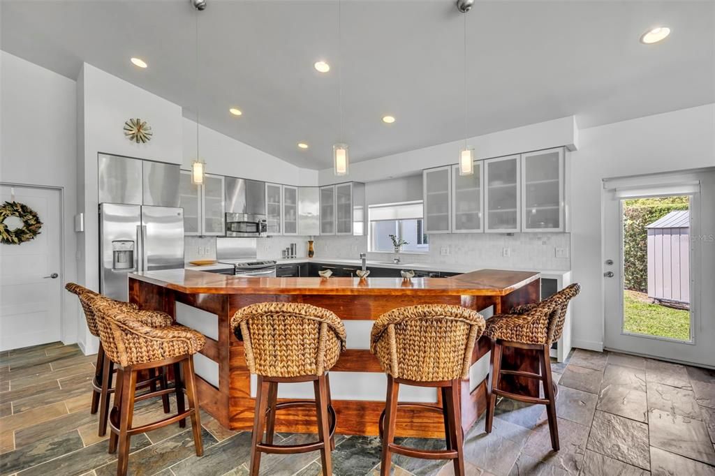 For Sale: $1,650,000 (3 beds, 4 baths, 2467 Square Feet)