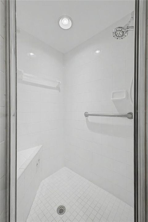 Activo con contrato: $227,000 (2 camas, 2 baños, 1260 Pies cuadrados)