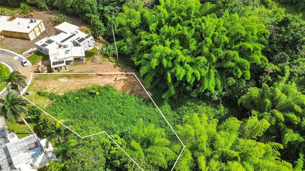 合同活跃: $265,000 (0.83 acres)