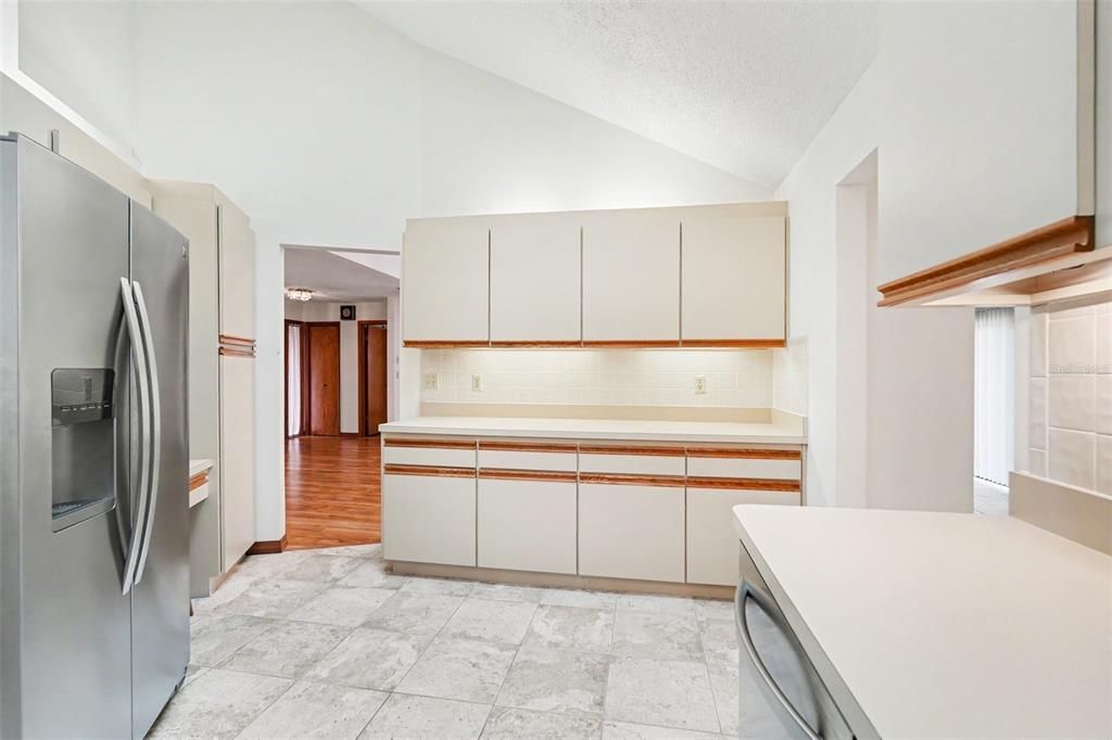 En Venta: $290,000 (3 camas, 2 baños, 2277 Pies cuadrados)