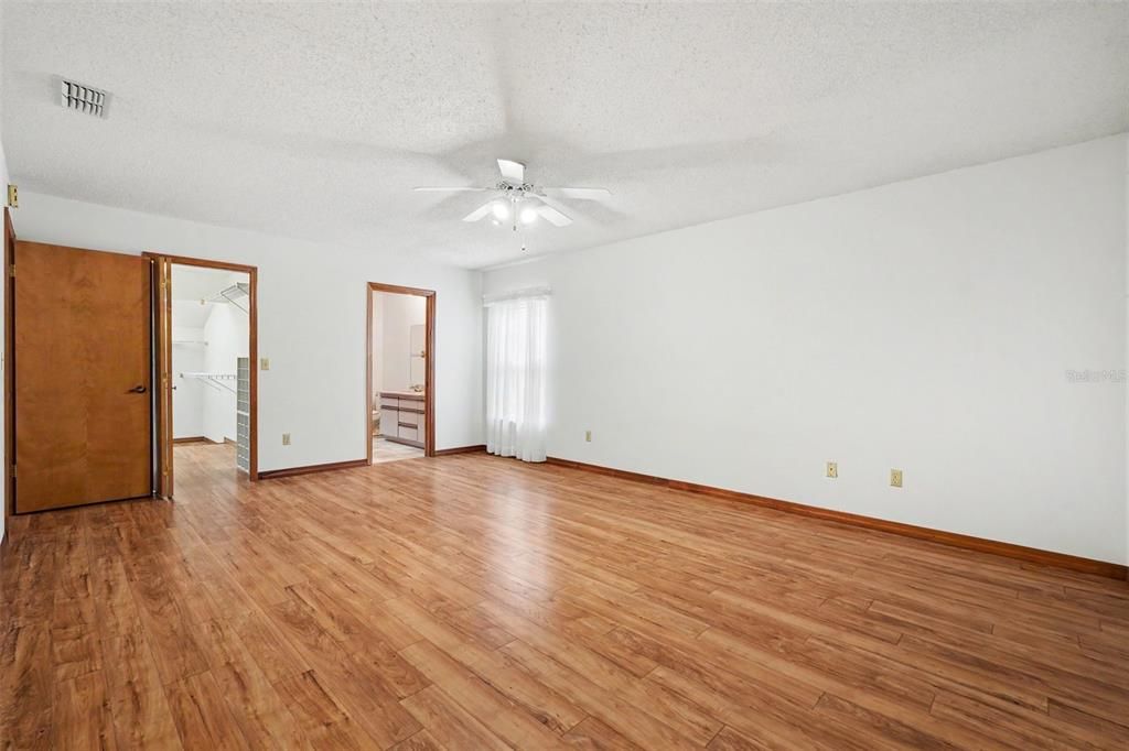En Venta: $290,000 (3 camas, 2 baños, 2277 Pies cuadrados)