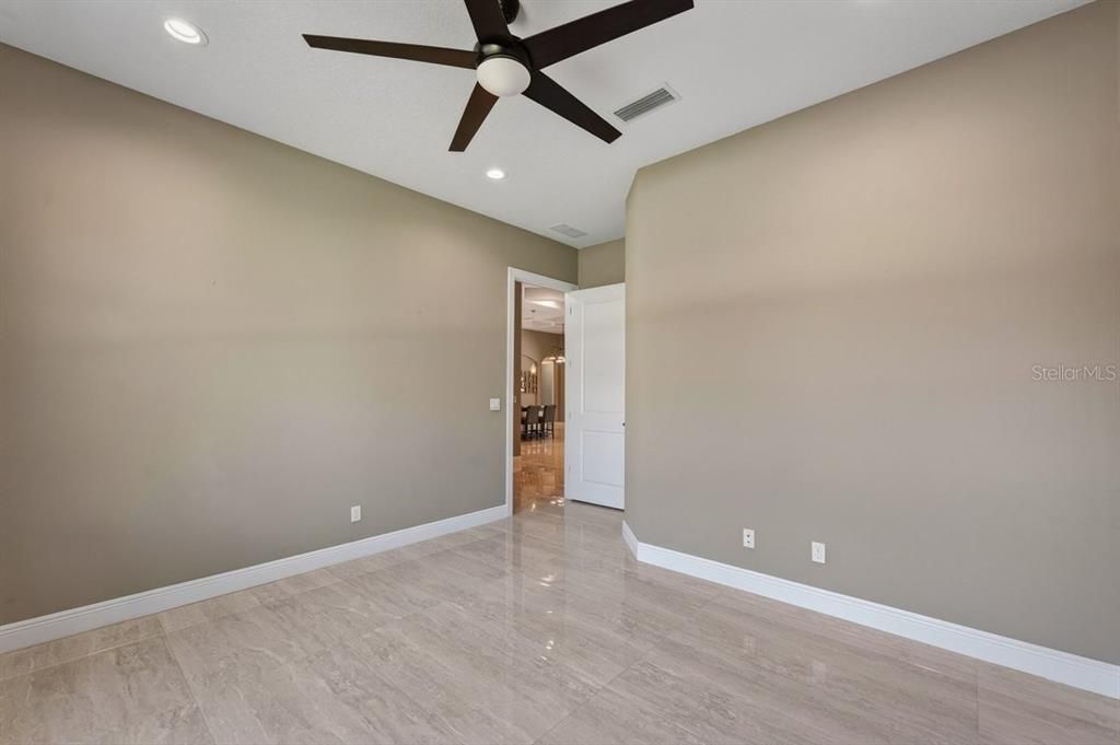 For Sale: $899,900 (3 beds, 2 baths, 2434 Square Feet)