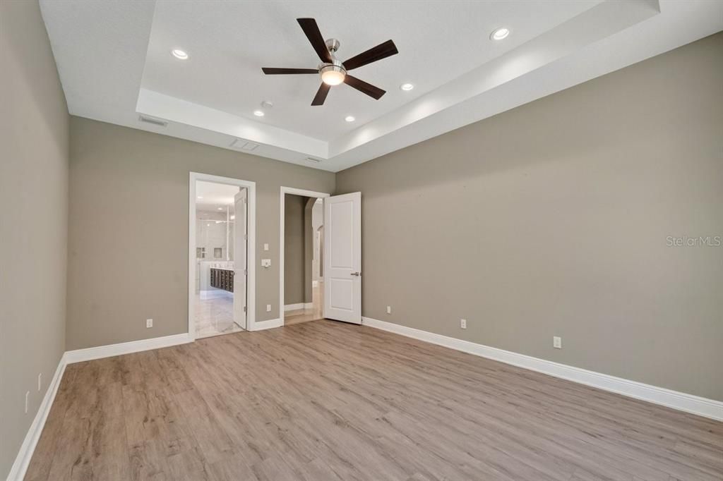 For Sale: $899,900 (3 beds, 2 baths, 2434 Square Feet)