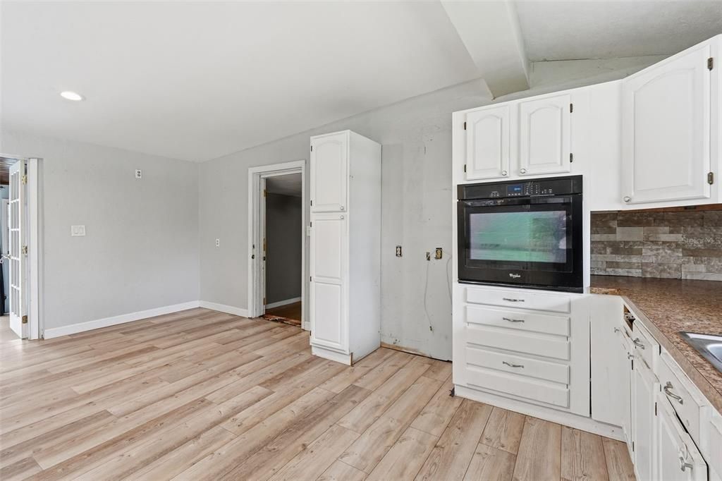 На продажу: $279,000 (3 спален, 1 ванн, 1767 Квадратных фут)