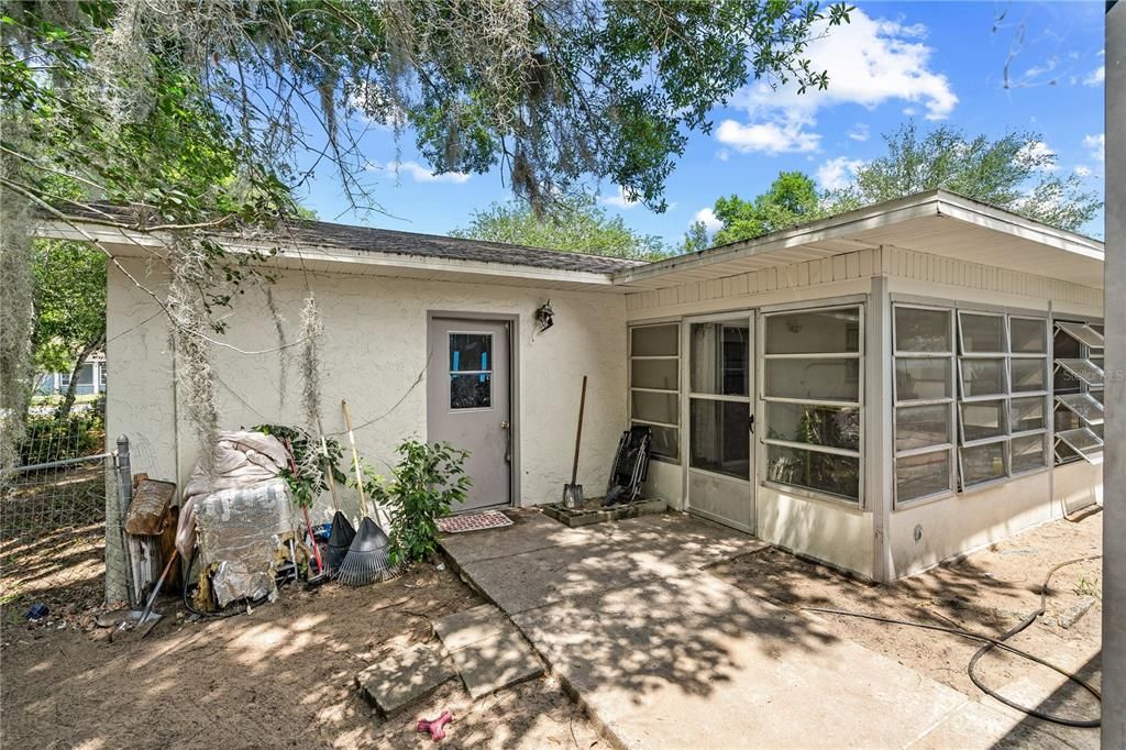 Active With Contract: $225,000 (3 beds, 2 baths, 1449 Square Feet)