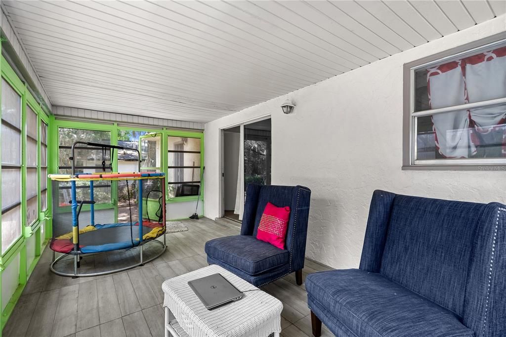 Active With Contract: $225,000 (3 beds, 2 baths, 1449 Square Feet)