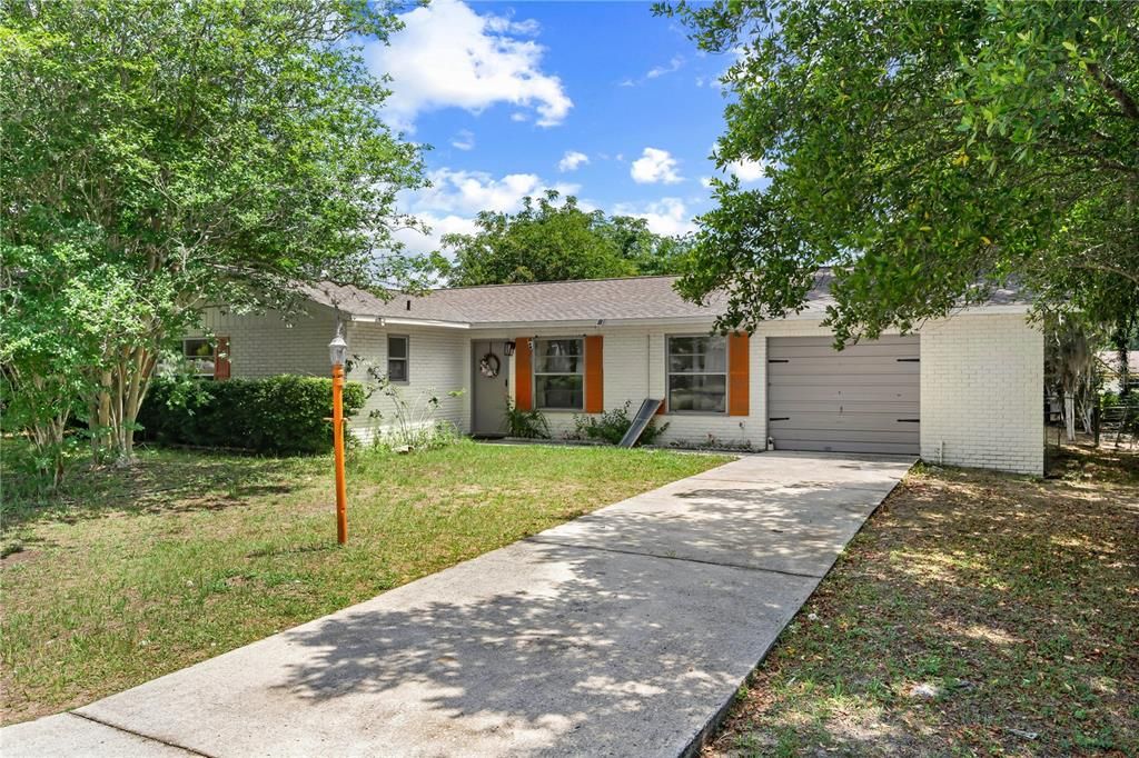 Active With Contract: $225,000 (3 beds, 2 baths, 1449 Square Feet)