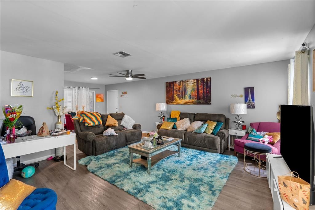 Active With Contract: $225,000 (3 beds, 2 baths, 1449 Square Feet)