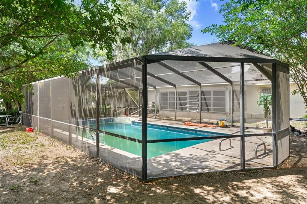 Active With Contract: $225,000 (3 beds, 2 baths, 1449 Square Feet)