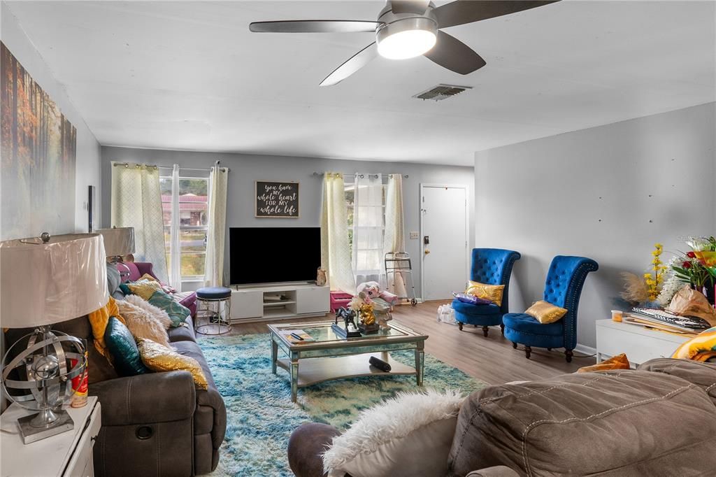 Active With Contract: $225,000 (3 beds, 2 baths, 1449 Square Feet)