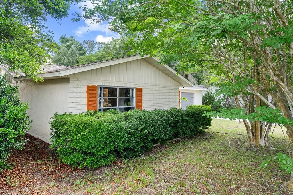 Active With Contract: $225,000 (3 beds, 2 baths, 1449 Square Feet)