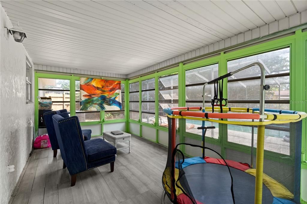 Active With Contract: $225,000 (3 beds, 2 baths, 1449 Square Feet)