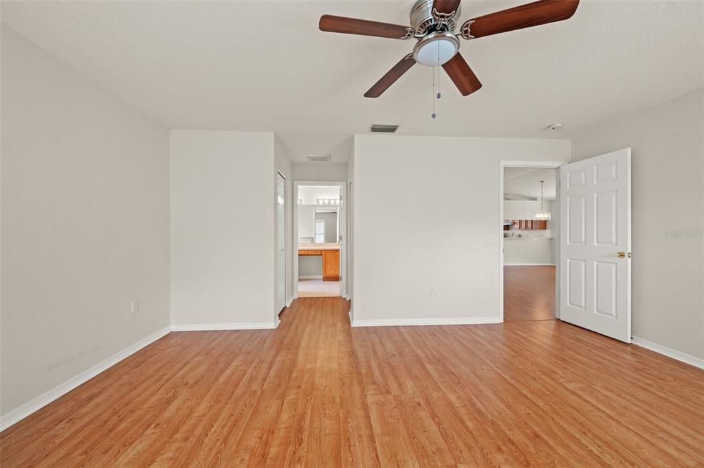 En Venta: $249,900 (3 camas, 2 baños, 1878 Pies cuadrados)